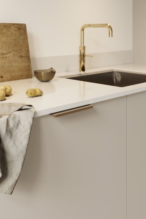 uchwyt krawędziowy Satin 200 mm złoto mat na szafce 2