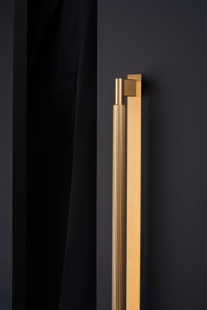 uchwyt meblowy złoty Stripes  192 mm z podkładką pokaz