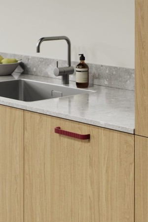 uchwyt meblowy lace 160 mm czerwony pokaz