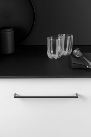 uchwyt meblowy Glow czarny nikiel rozstaw 160 mm