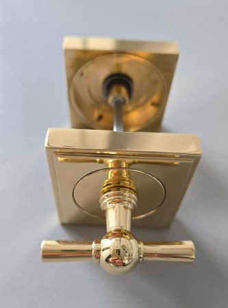 zamknięcie łazienkowe mosiężne AM101 rozeta kwadratowa ML