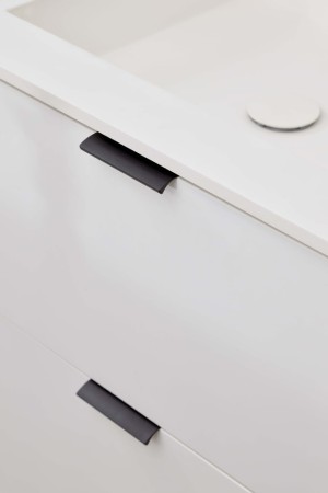 edge czarny 100 mm na froncie