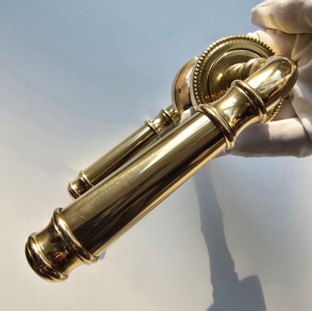 Klamka KR601 mosiądz polerowany MP osłona z perłą