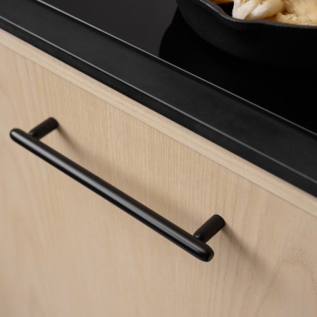 uchwyt Toco czarny na meblu