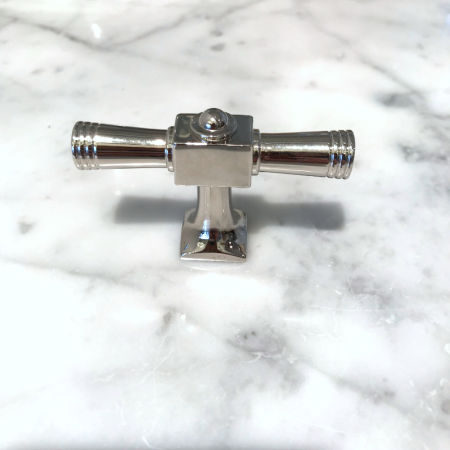 uchwyt meblowy GM115 nikiel podstawa kwadrat z guzikiem.jpg