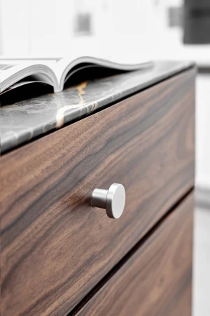 gałka meblowa Basic inox stal na meblu