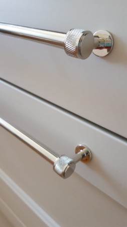 reling z krateczką moletka nikiel