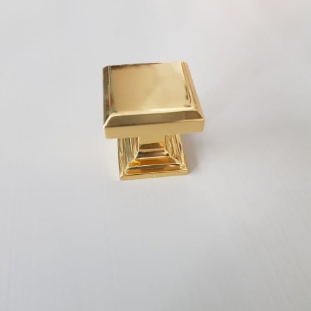 złota gałka mosiężna GM118 kwadratowa