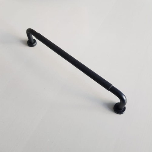 Przejdź do produktu Uchwyt reling meblowy Slim czarny skóra