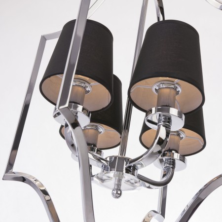 lampa latarenka z czarnymi abażurami