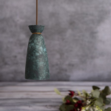Lampa wisząca ręcznie malowana z mosiężnym wykończeniem
