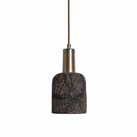 Lampa wisząca w odcieniach ziemi, świetnie sprawdzi się we wnętrzach w stylu eklektycznym