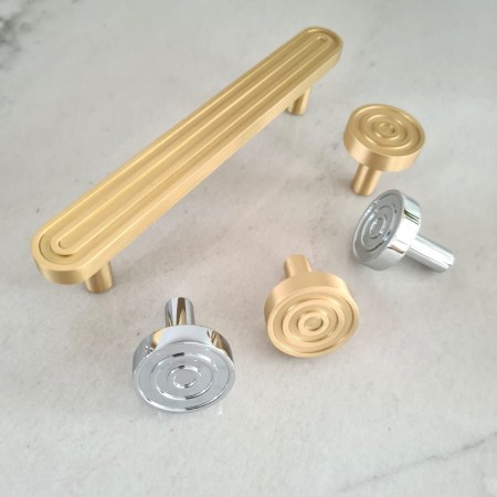 gałka meblowa GM126 mosiężna z przetoczeniami