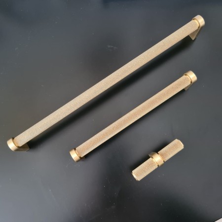 gałki i uchwyty meblowe mosiężne z diamentowaniem