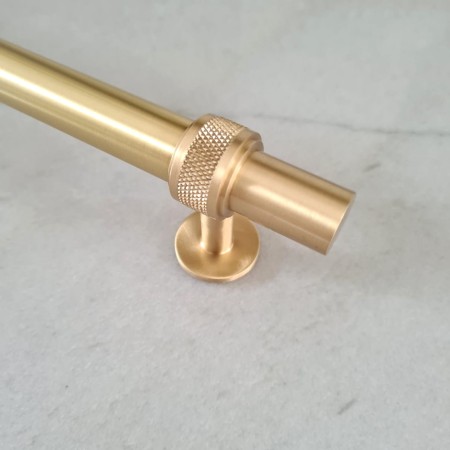 Uchwyt reling meblowy mosiężny UM417 MSL