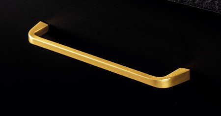 uchwyt laga złoty szczotkowany na meblu