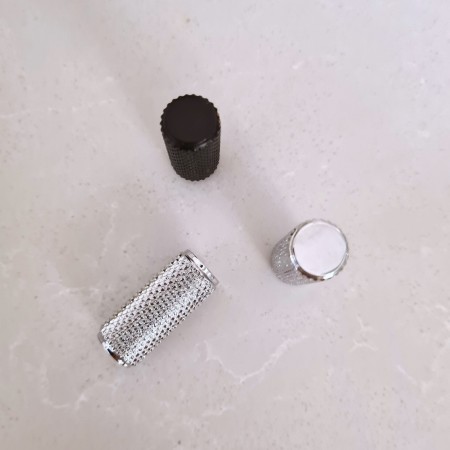 mała moletkowana gałka GM102 12 mm