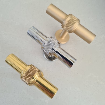 uchwyty meblowe w kształcie litery T z ozdobnym moletowaniem GM121