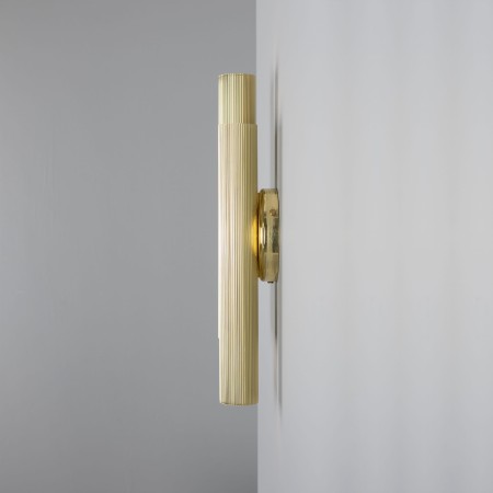 kinkiet-royce-modern-reeded-mosiądz-polerowany.jpg