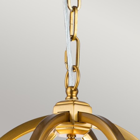 zbliżenie-lampa-wisząca-corrine-s-oksydowany-mosiądz.jpg