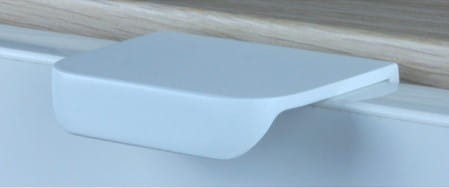 uchwyt-krawedziowy-nakladany-flat-do-dolnej-szafki-szuflady-kolor-biały 50 mm