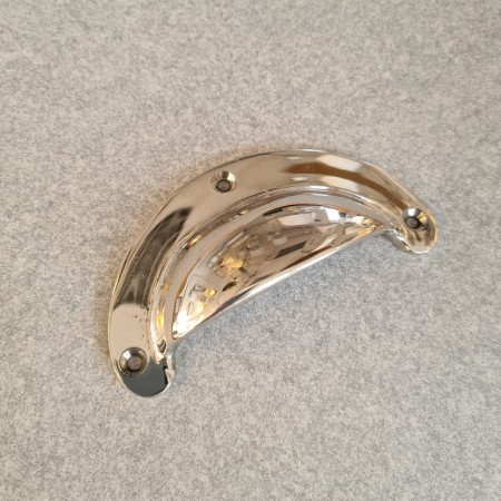 uchwyt meblowy muszla mosiężny GM128  nikiel