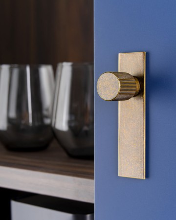 gałka stripes złot o rose gold  0588 z podkładką