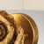 kinkiet-swirl-m-polerowane-złoto-zbliżenie.jpg