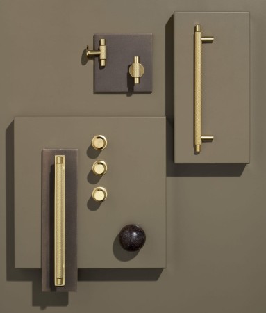 seria złotych uchwytów do mebli z diamentowaniem Joan