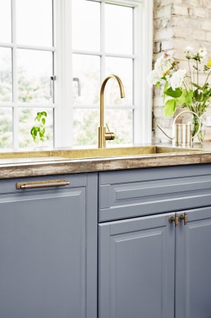 uchwyt meblowy 128 mm joan z podkładką starzony mosiądz