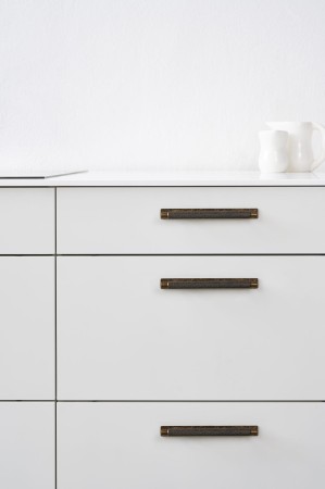 uchwyt meblowy 192 mm joan z podkładką starzony mosiądz