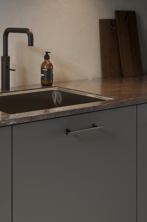 uchwyt meblowy Brau czarny nikiel połysk 128 mm do kuchni