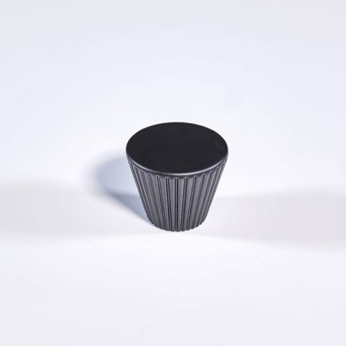 Przejdź do produktu Gałka meblowa Reed czarna