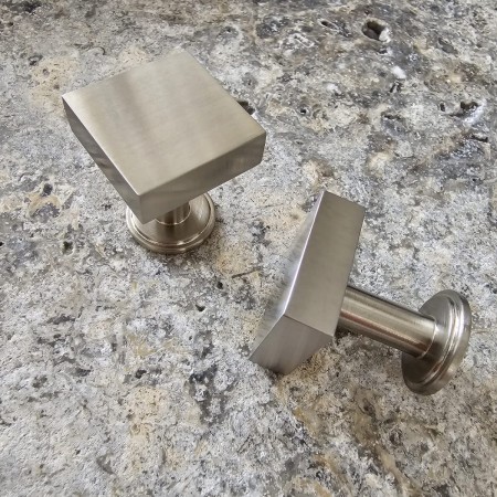 uchwyt mosiężny GM124 kwadratowy nikiel szczotkowany