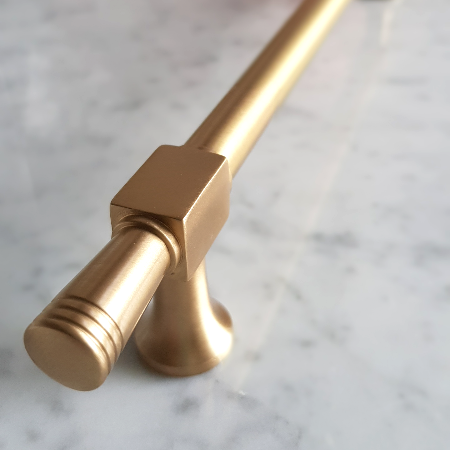 reling uchwyt meblowy RM306 mosiądz satyna na okrągłej podstawie