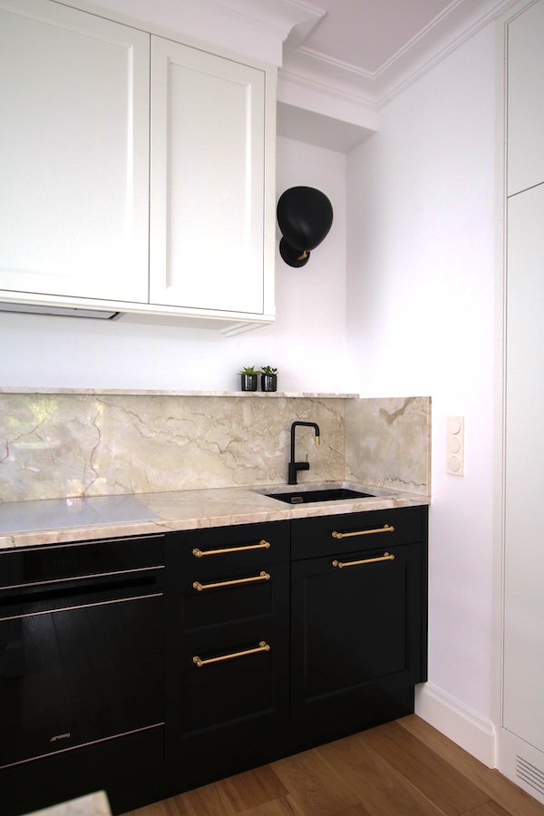 kuchnia z kinkietem aminteriors