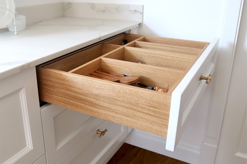 detal kuchni Konstancin z wyspa 