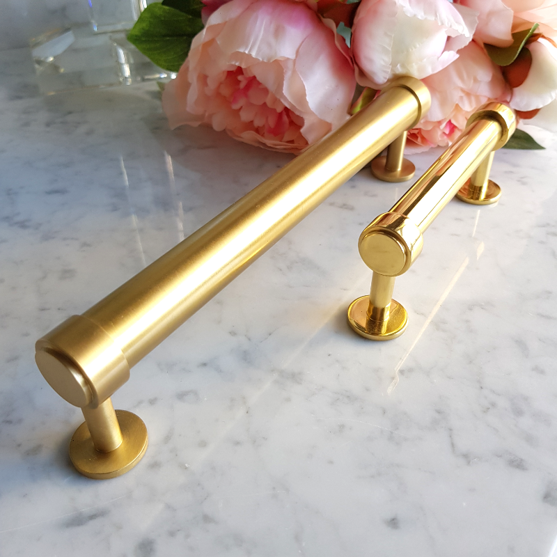 złote relingi do mebli