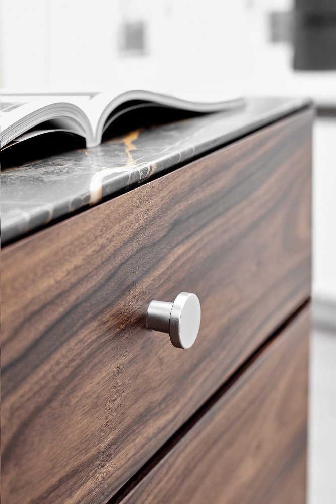 gałka meblowa Basic inox stal na meblu