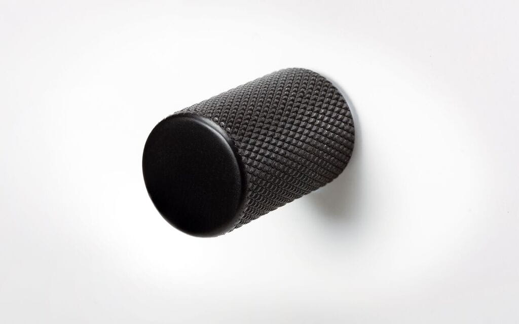 gałka Peri czarna większa 17 mm