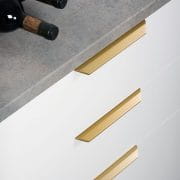 Uchwyt-krawedziowy-peak rozstaw 256 mm aluminium kolor złoto szczotkowane