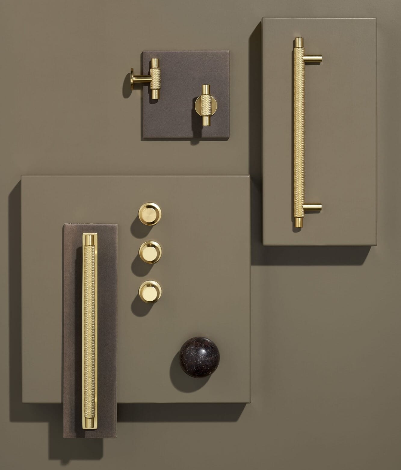 seria złotych uchwytów do mebli z diamentowaniem Joan